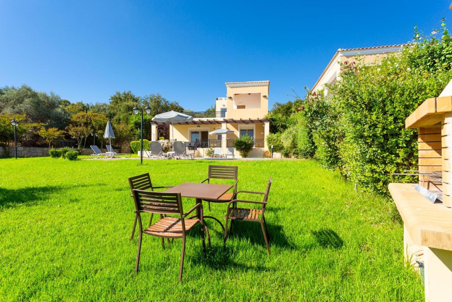 Villa Mary Йеранион Экстерьер фото